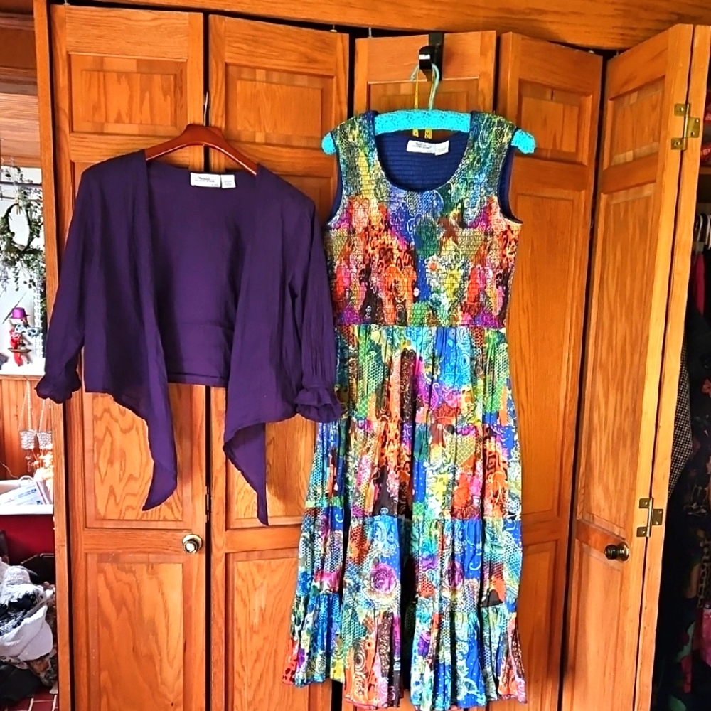 Colorful Sleeveless Maxi Dress with Purple Cardigan